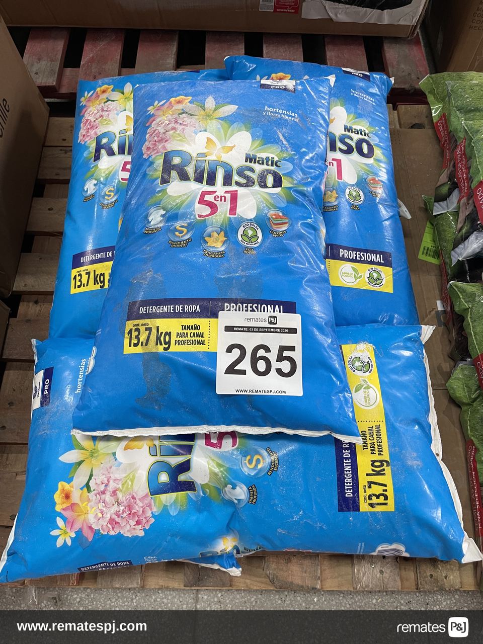 Detergente en polvo Rinso 13.7kg