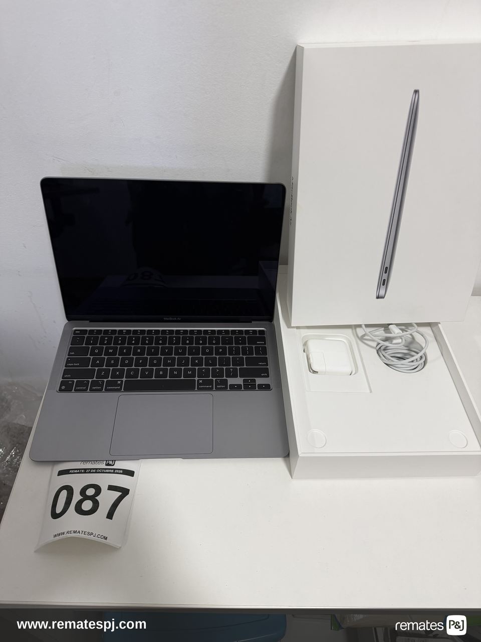 Apple MacBook Air 13.3 Chip M1 8GB RAM 256GB -  Gris espacial