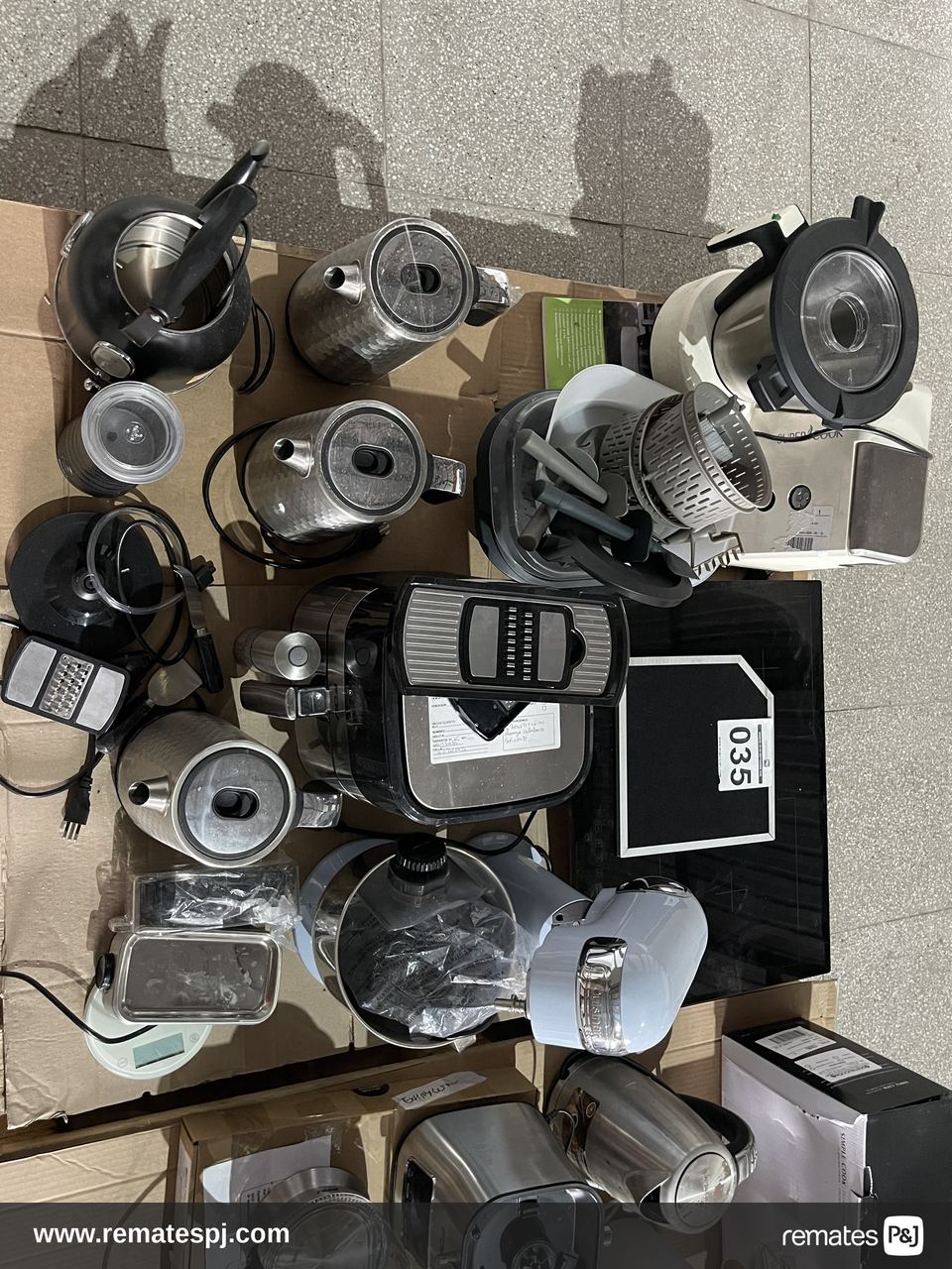 Pallet variedad de Electrodomesticos y Articulos para cocina (con detalle)