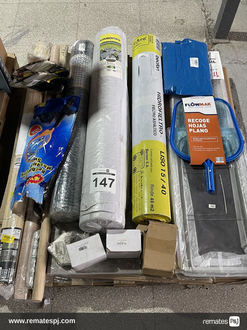 PALLET VARIEDAD DE ARTICULOS DE FERRETERIA (Malla Antimaleza - Azadón - Fieltro Asfaltico)