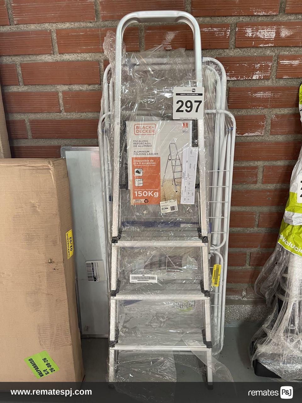 Escalera Black & Decker 4 escalones 150Kg, 85cms + Tendedero Ropa Blanco + Repisa Acrílica