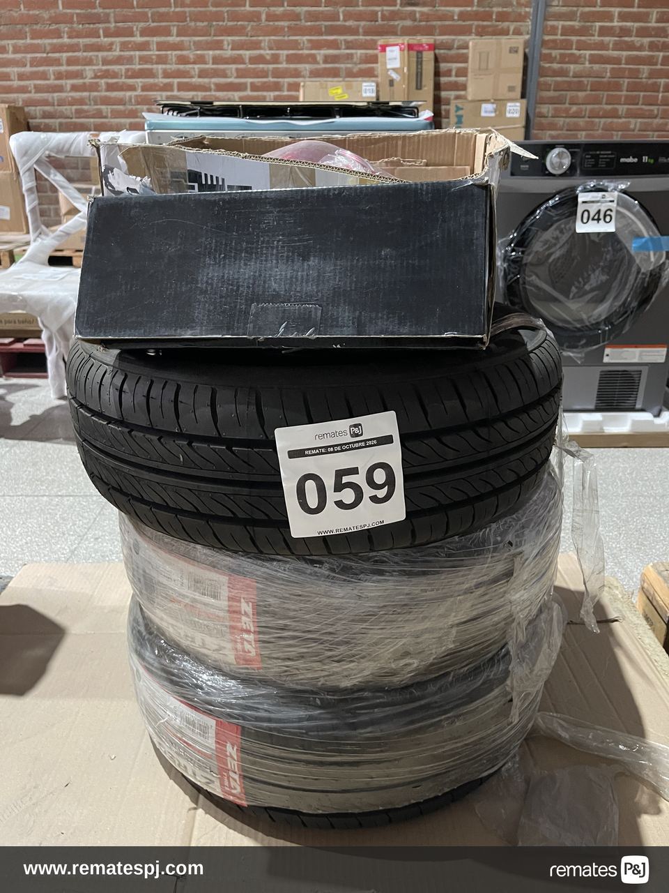 VARIEDAD DE ARTICULOS PARA VEHICULO (Neumáticos-Foco Trasero-Otros)