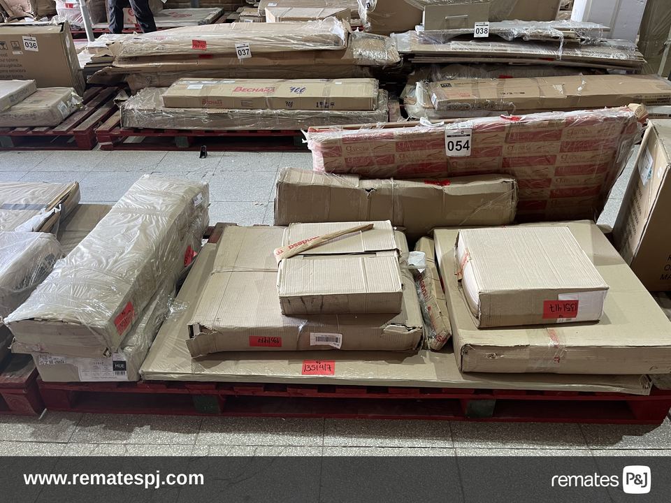PALLET VARIEDAD DE MUEBLES CON DETALLE