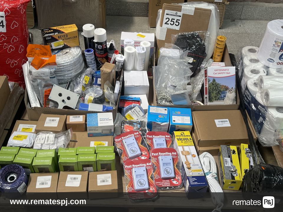 PALLET VARIEDAD DE ARTICULOS DE FERRETERIA (Malla de seguridad-Espuma Rex-Cordones Electicos-Varios)