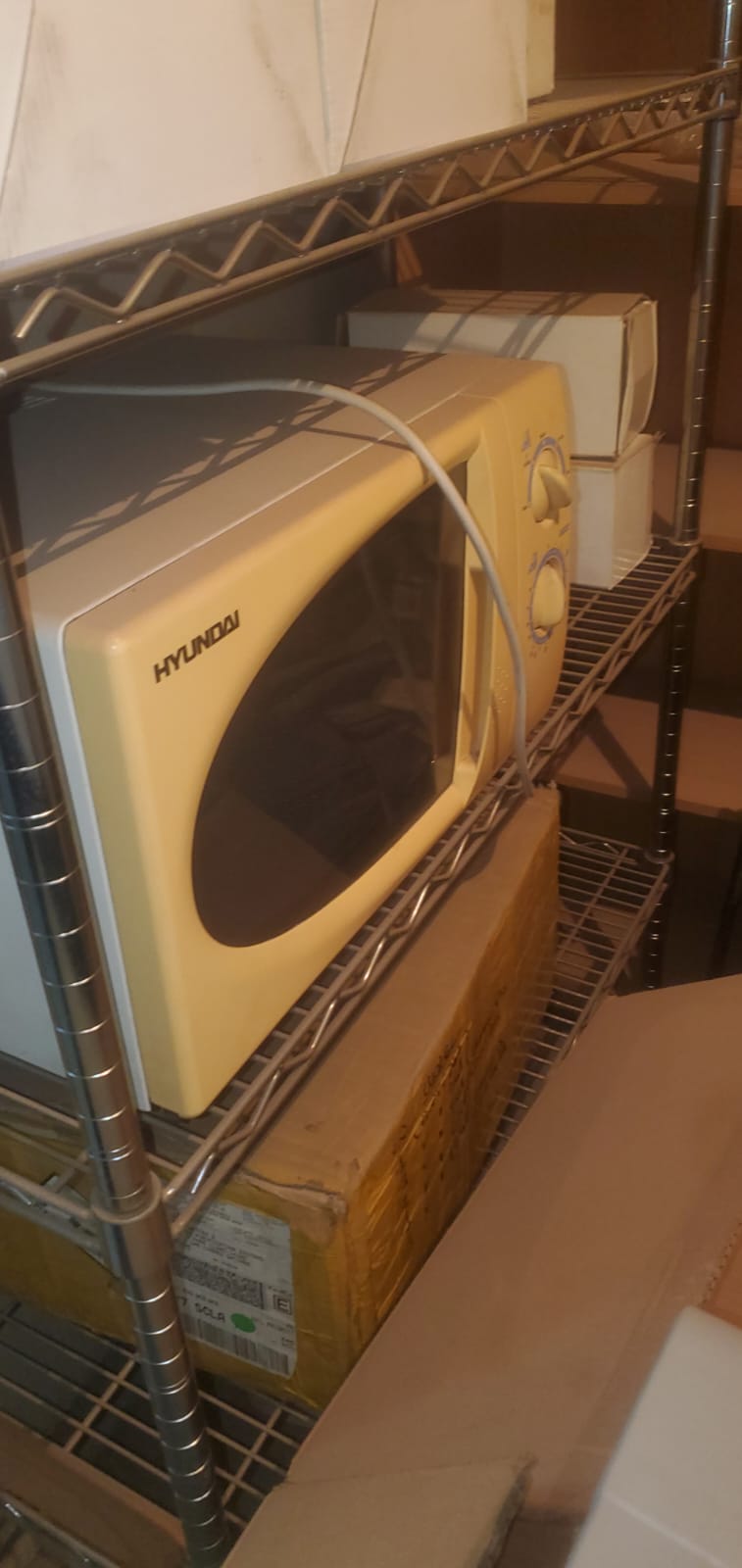 Bodega 454 - Microondas Hyundai, Purificador de Agua, Colchones, Repisas y Más