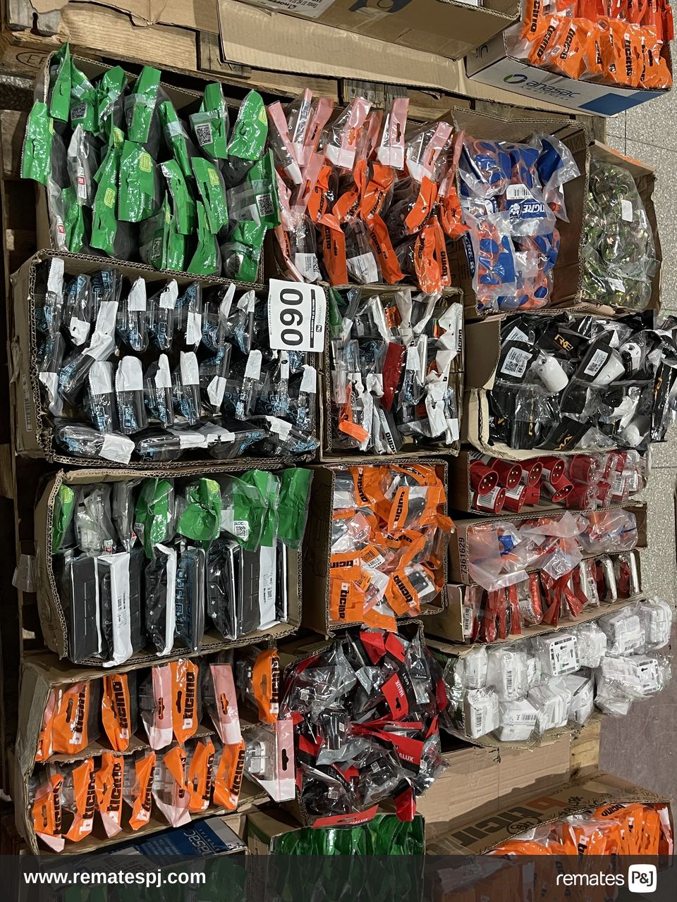 PALLET ARTICULOS DE ELECTRICIDAD