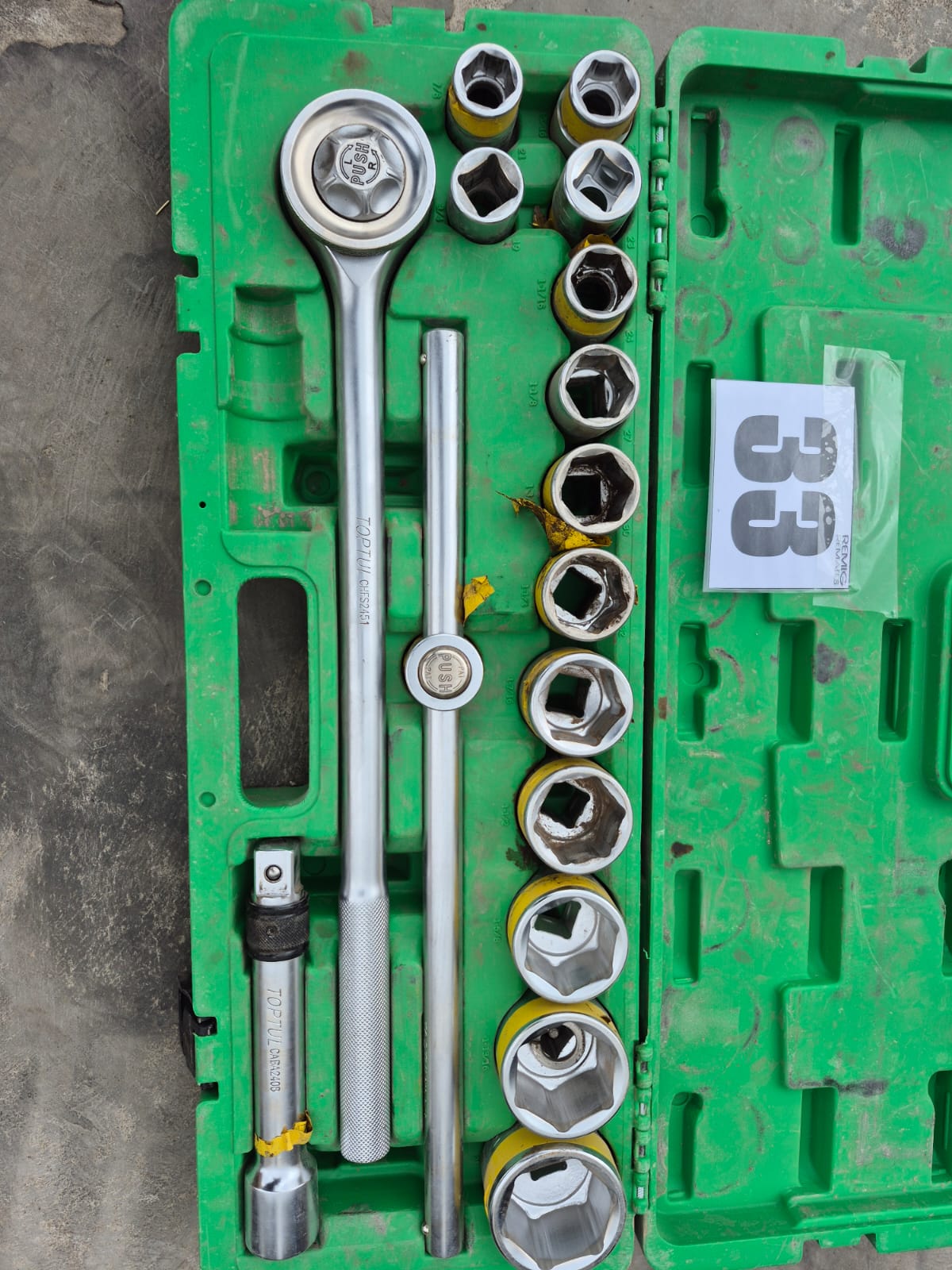 LOTE 33