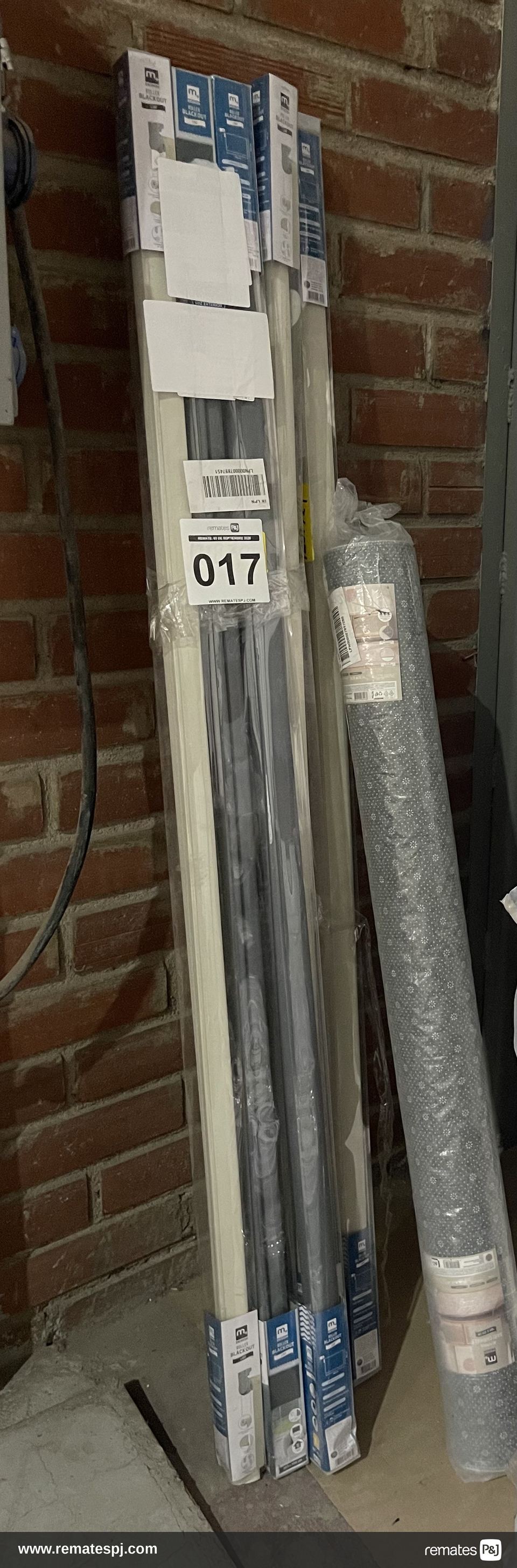 VARIEDAD DE CORTINAS ENRROLLABLES