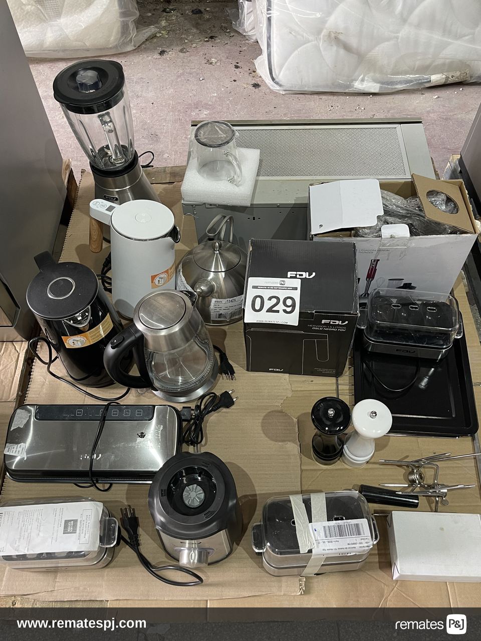 Pallet variedad de Electrodomesticos y Articulos para cocina (con detalle)