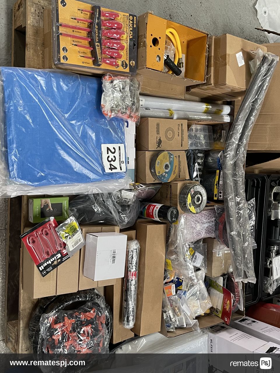 PALLET VARIEDAD DE ARTICULOS DE FERRETERIA