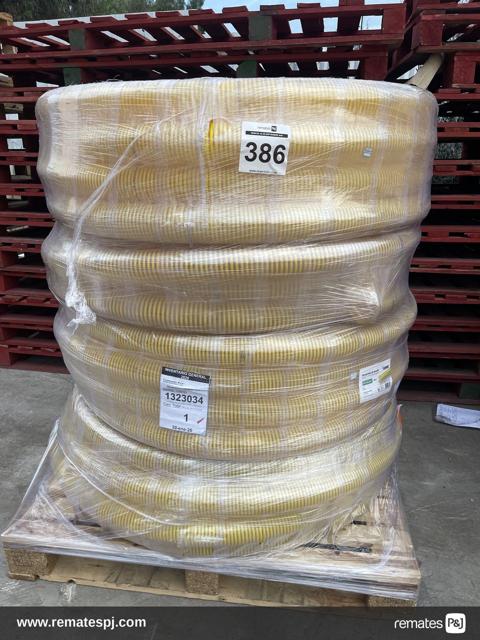 Pallet manguera con espiral de PVC para aspiración e impulsión Rehau