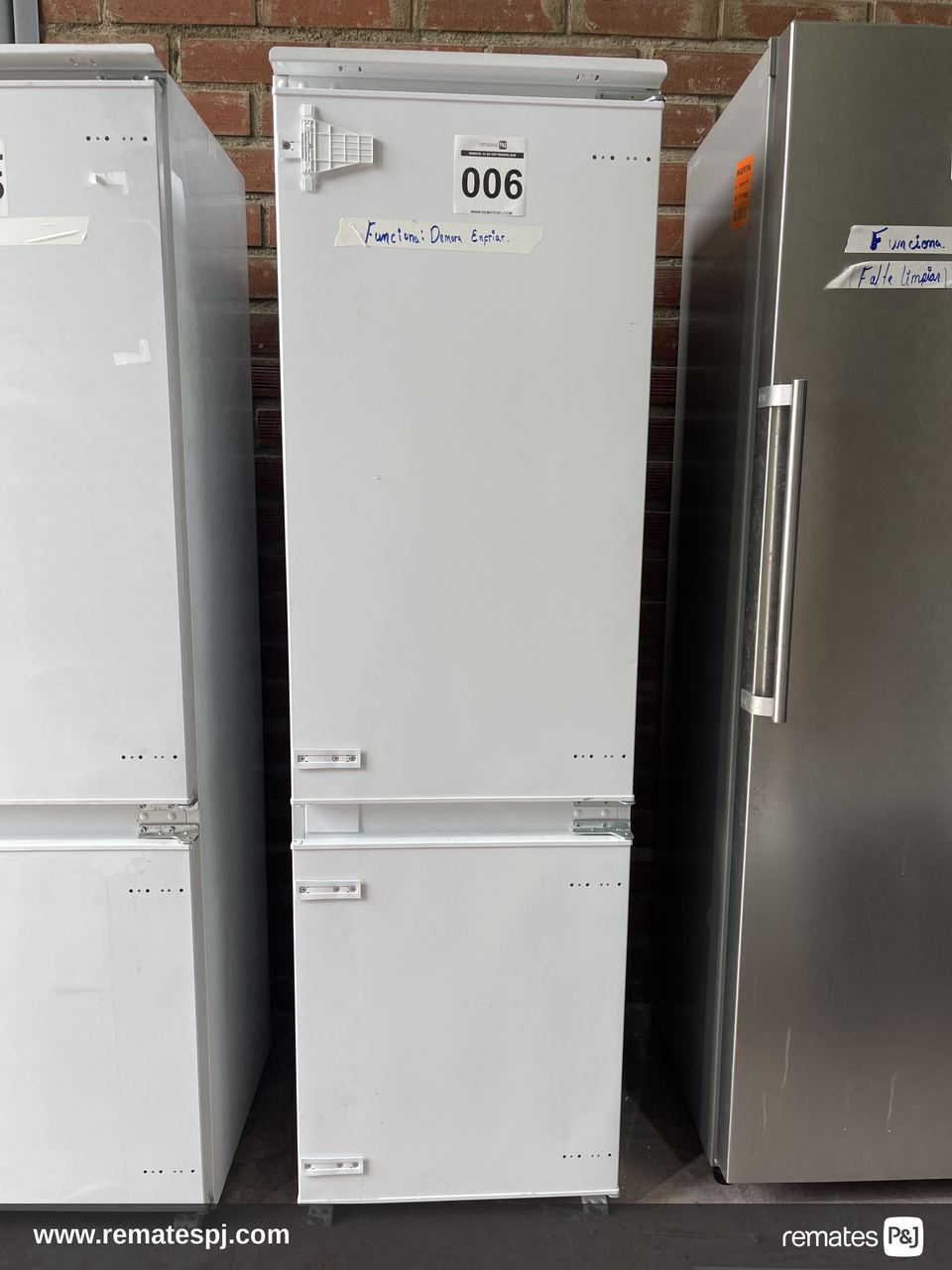 Refrigerador  FVD BC309 white (funciona con detalle)