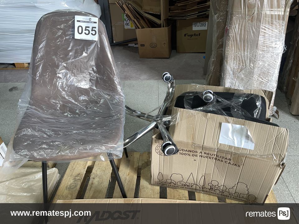 Silla de Escritorio Negra Giratoria + Silla de Comedor Café