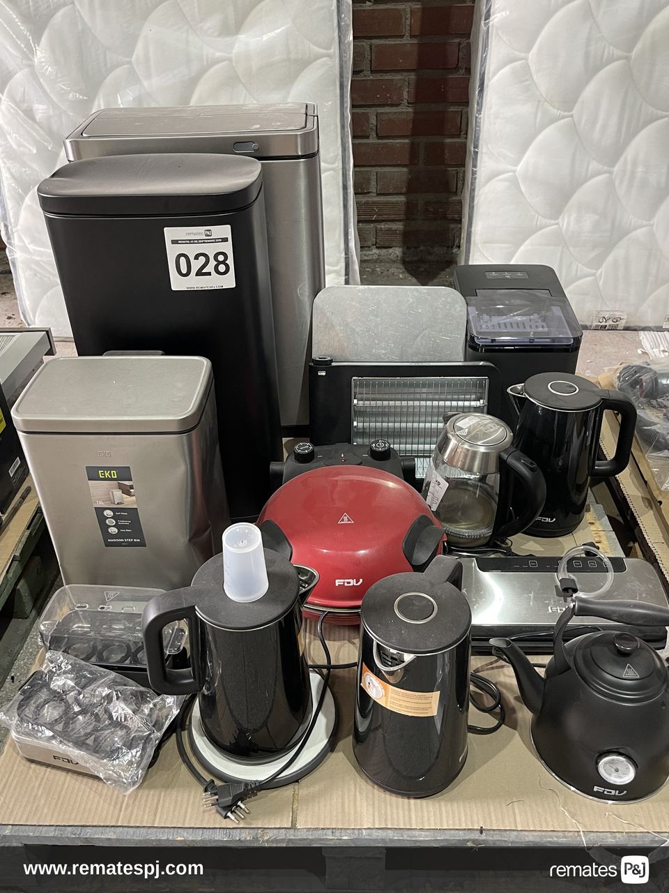 Pallet variedad de Electrodomesticos y Articulos para cocina (con detalle)