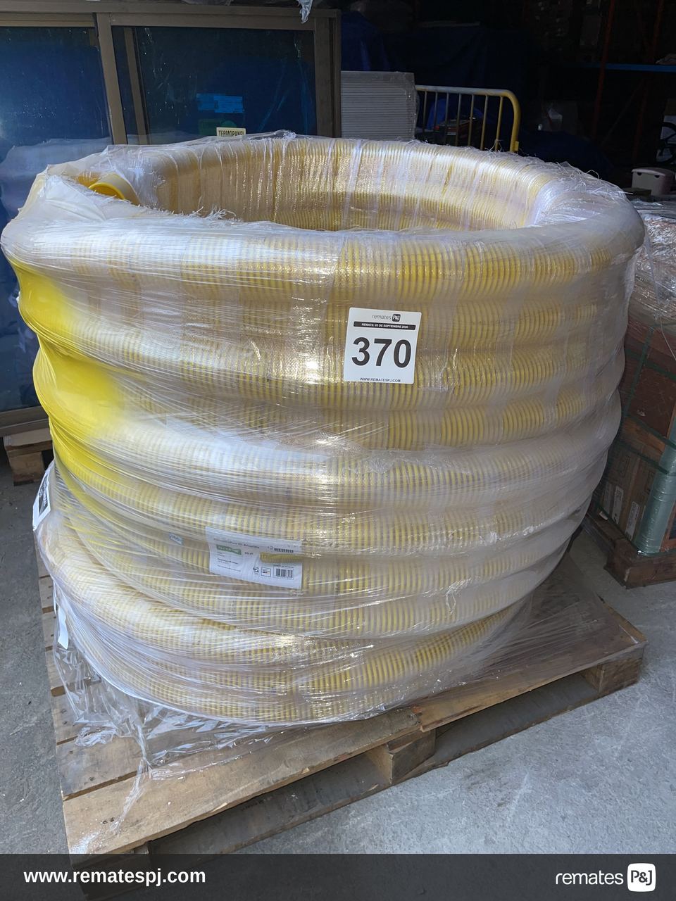 Pallet manguera con espiral de PVC para aspiración e impulsión Rehau
