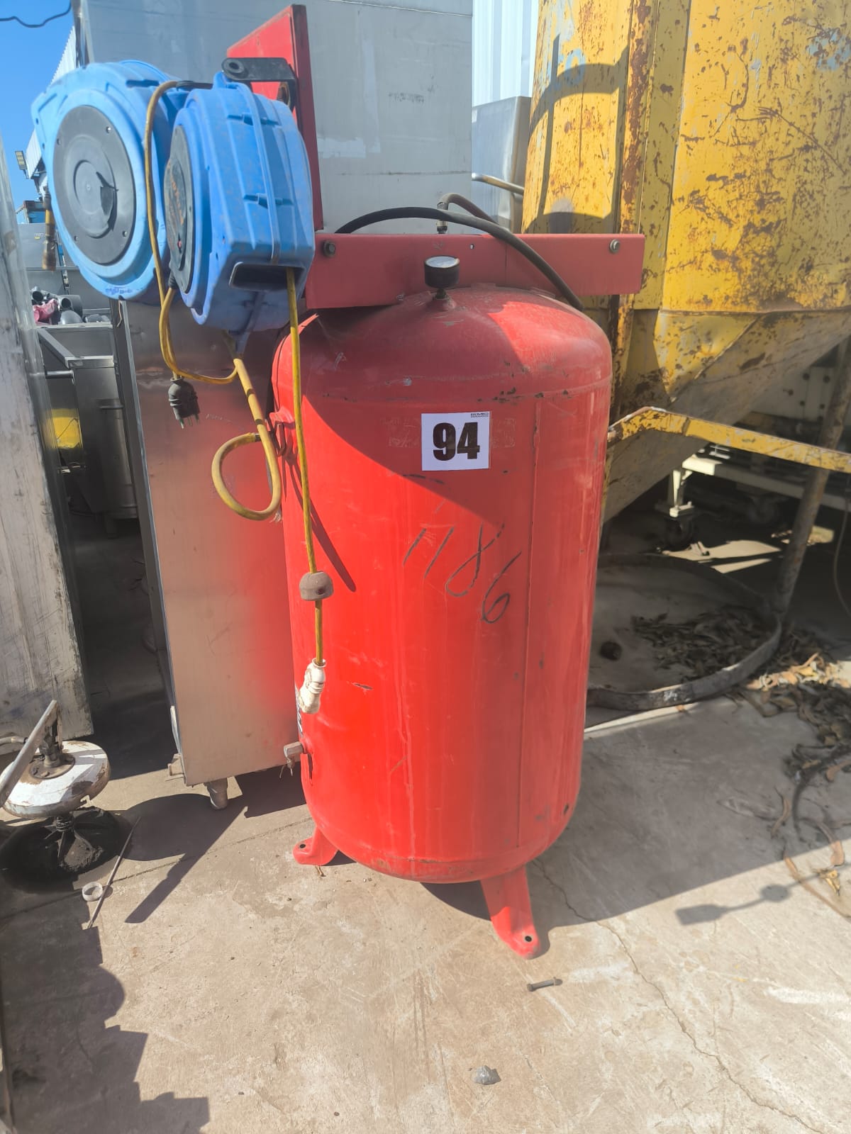 LOTE 94