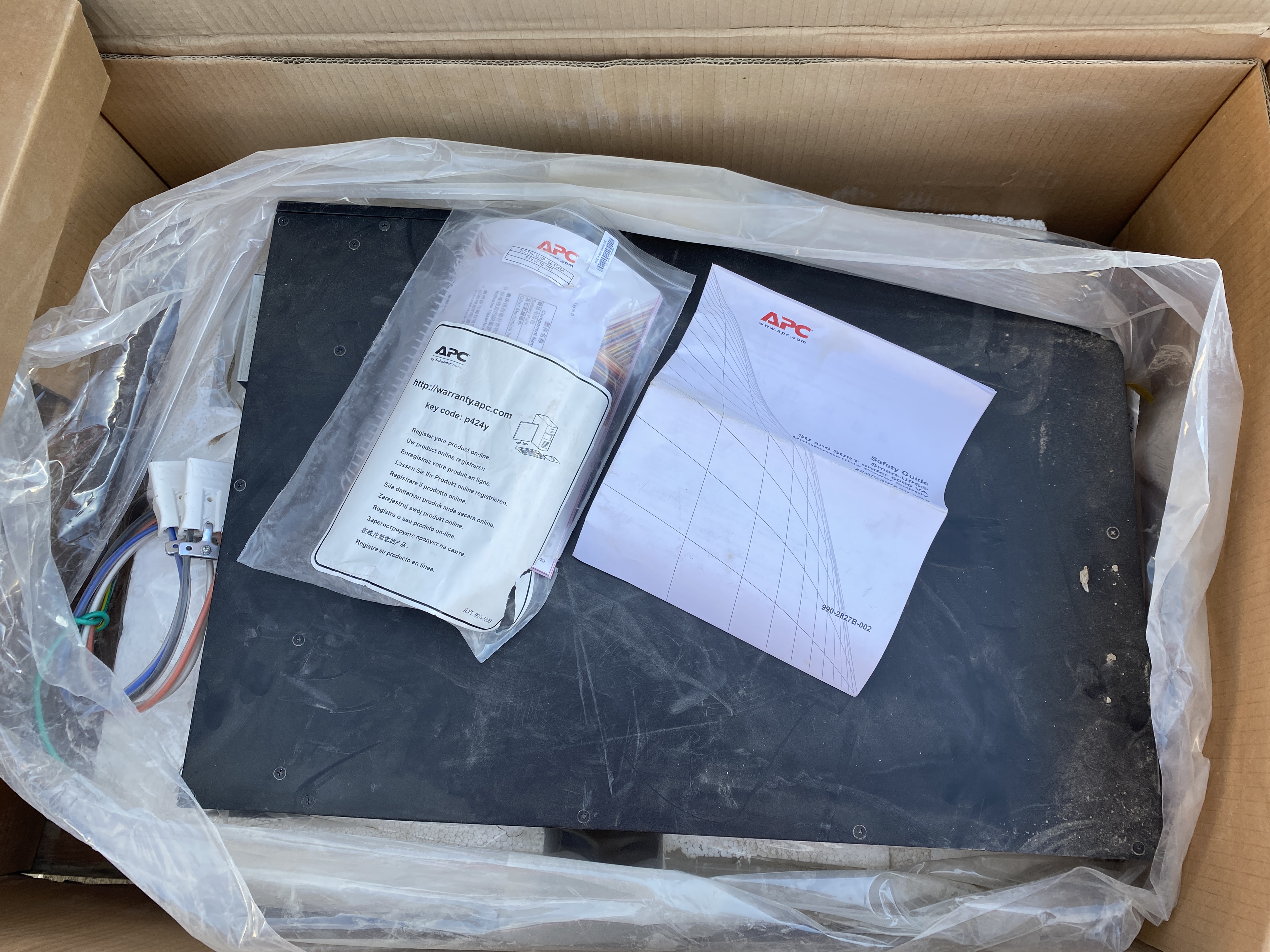 Equipos electricos, UPS APC Smart-UPS y filtros