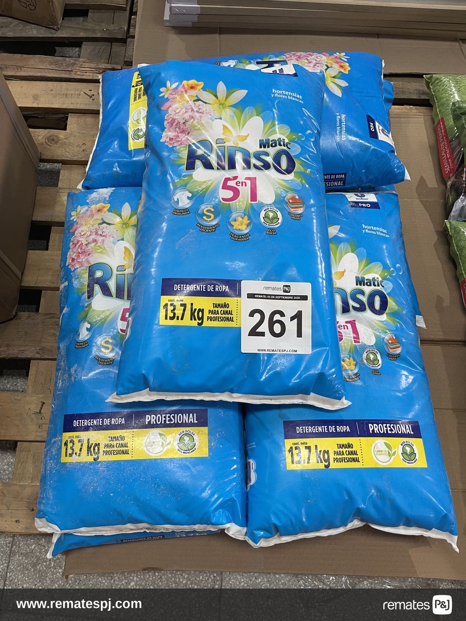 Detergente en polvo Rinso 13.7kg