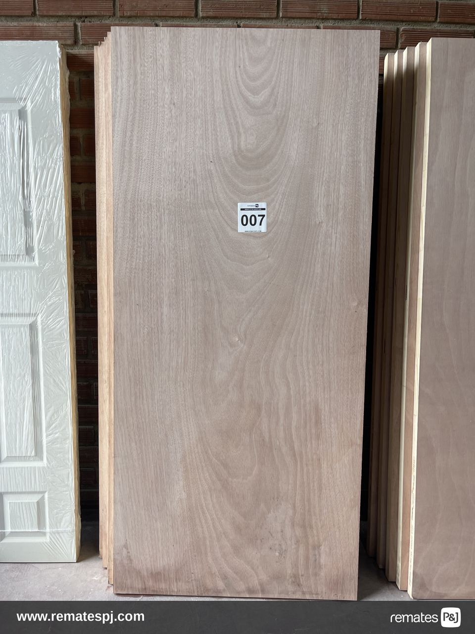 VARIEDAD DE PUERTAS - TERCIADO 45x90x200 B/PINO