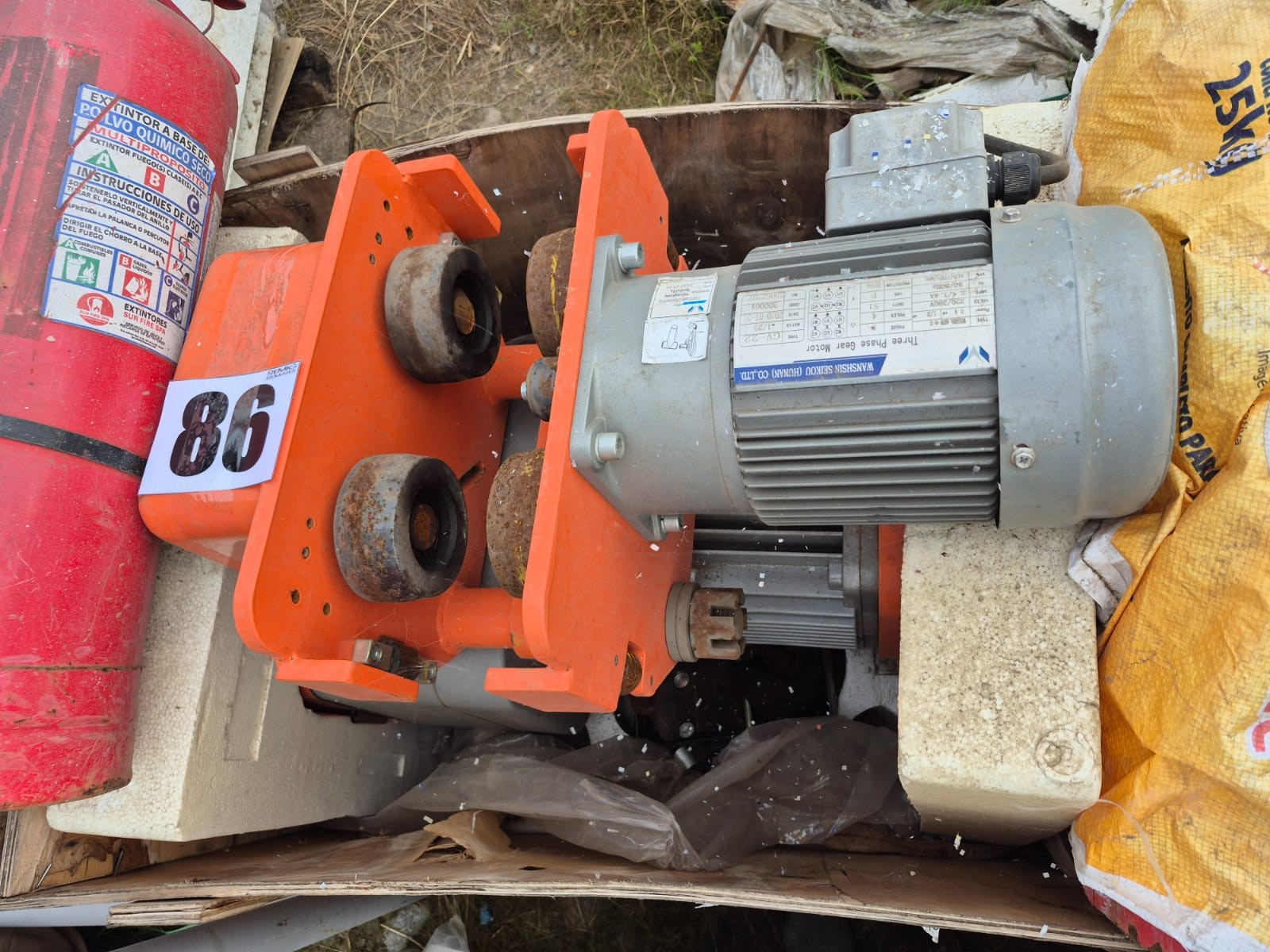LOTE 86